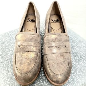NWOT Sofft Dark Taupe Gold Metalic Stacked Heels